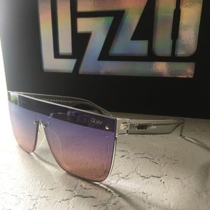 Quay x Lizzo JADED sunglasses in clr/navypch